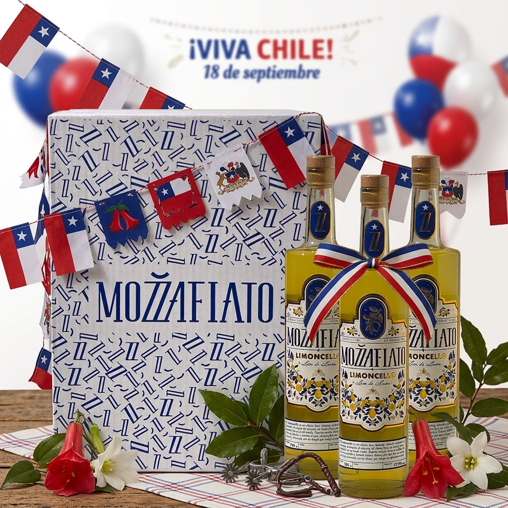 Pack de 3 botellas de Mozzafiato Limoncello en su caja, con banderas chilenas y copihues para el 18 de septiembre